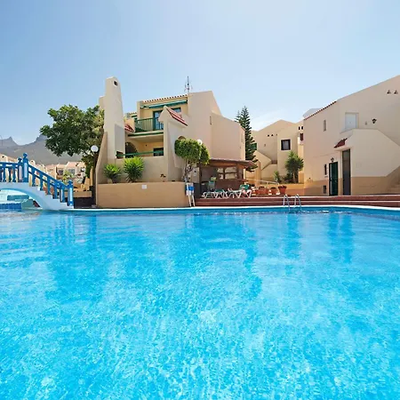 Holidays Апартаменти